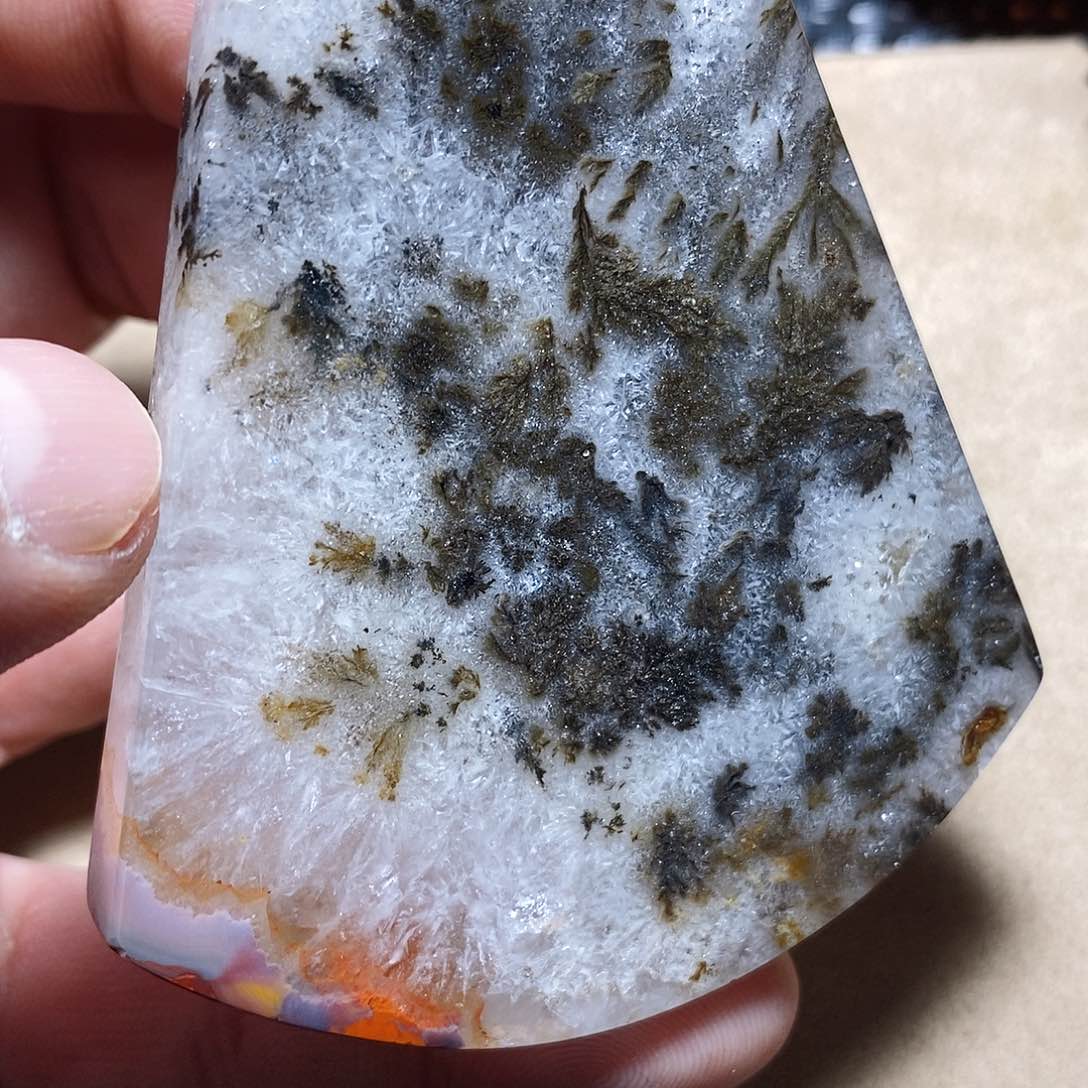 玛瑙/玉髓颈饰未镶嵌七**石