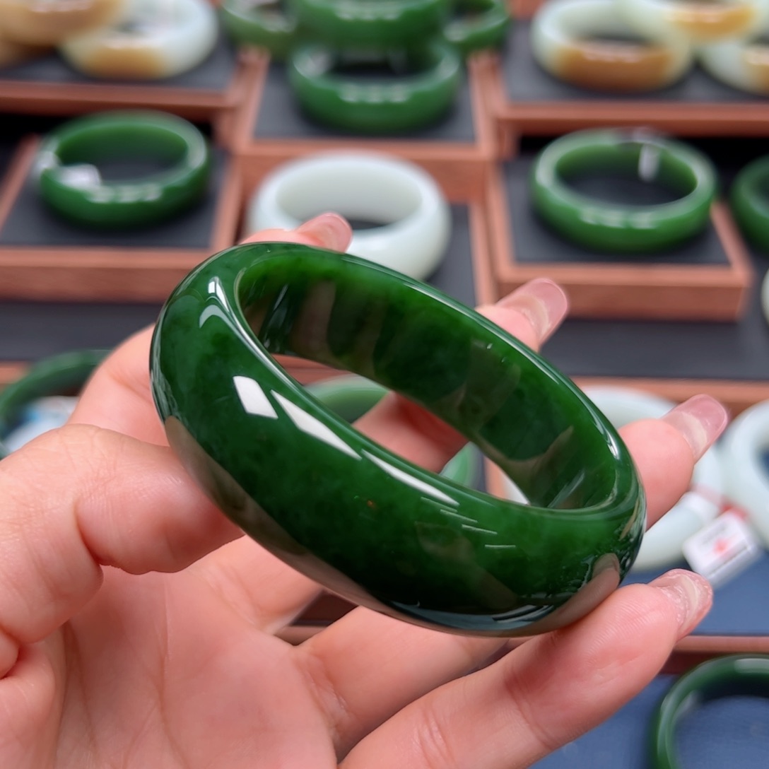 未镶嵌手镯和田玉（碧玉）