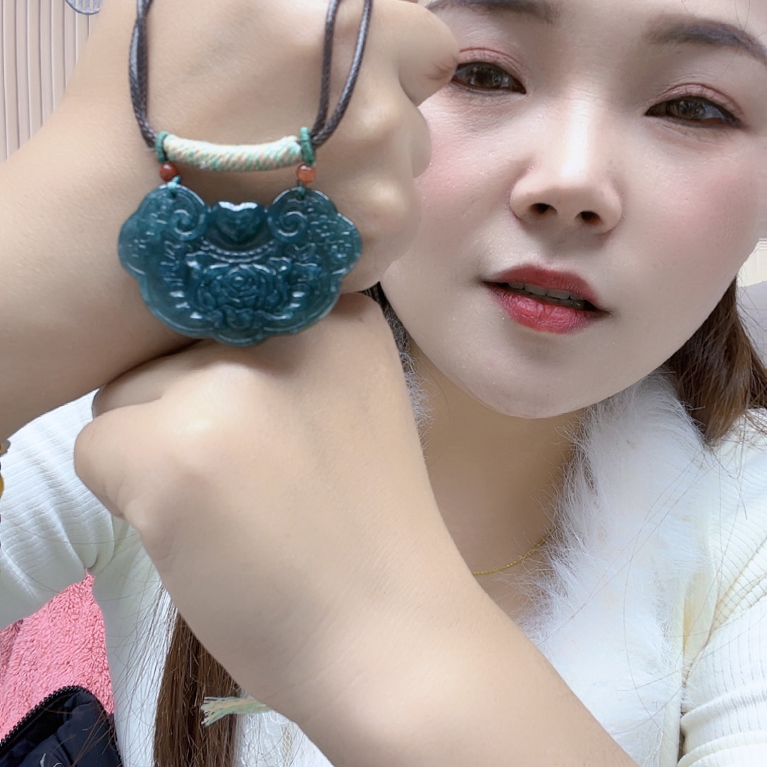 翡翠未镶嵌颈饰项链