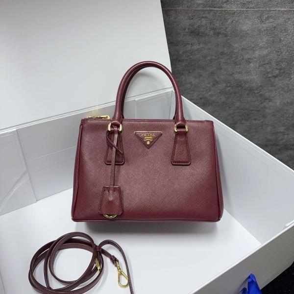 95新/普拉达/包包/市场价38000/250528TA0044