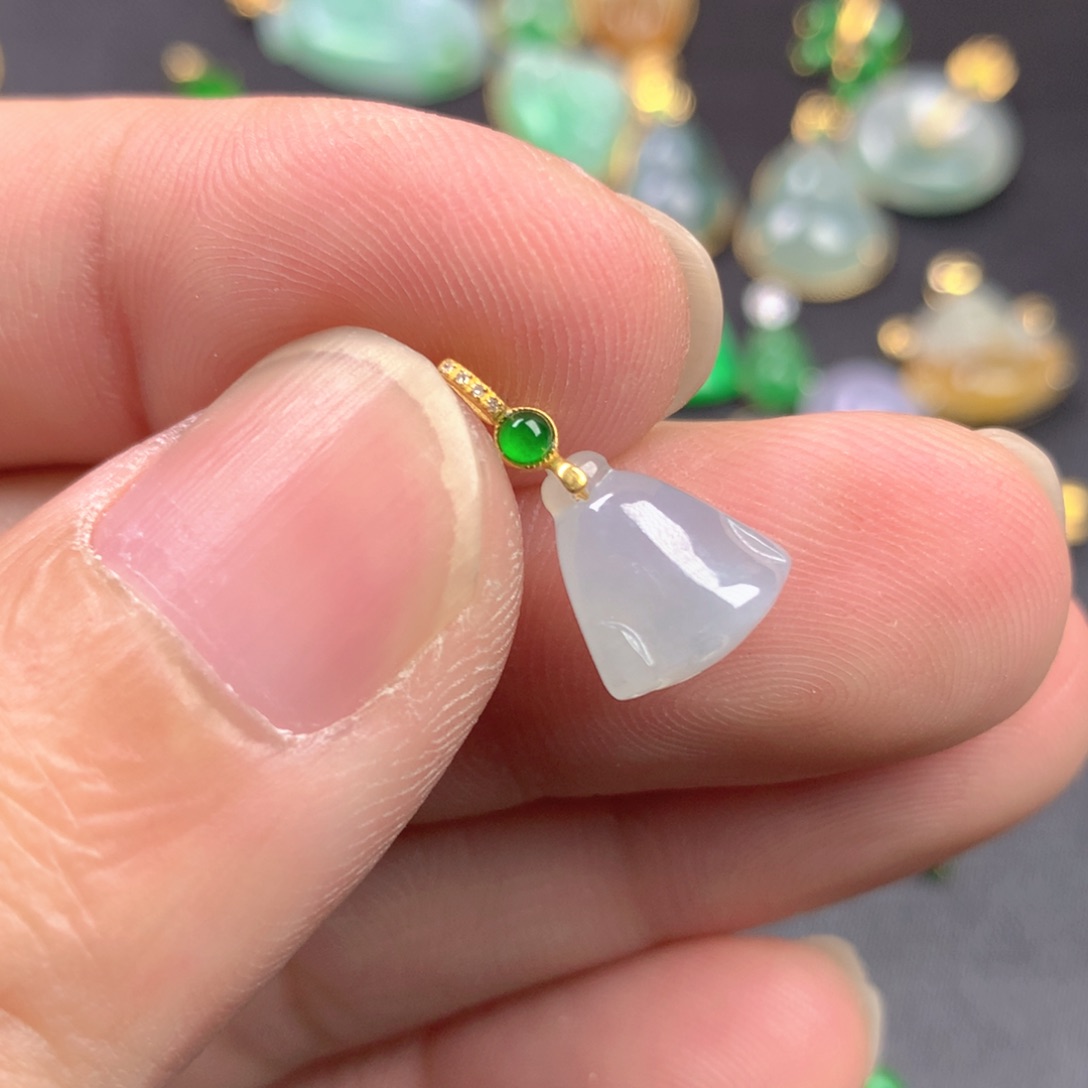 【闪购商品】颈饰18K金镶嵌翡翠翡翠