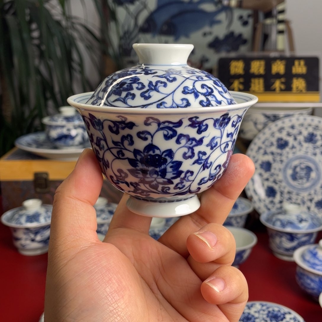 青花缠枝莲盖碗微瑕