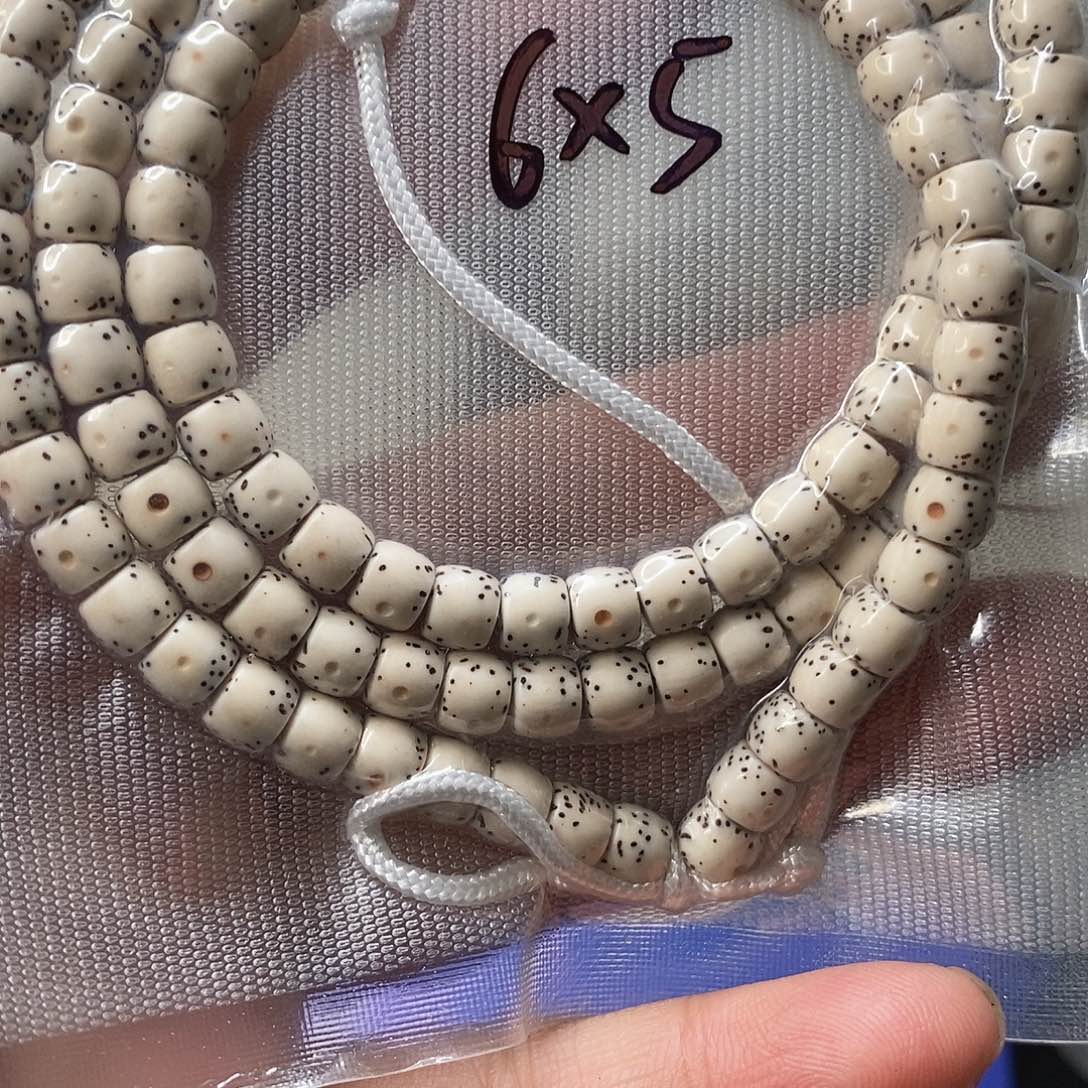 星月菩提吊坠A08原白大眼直切6*5长