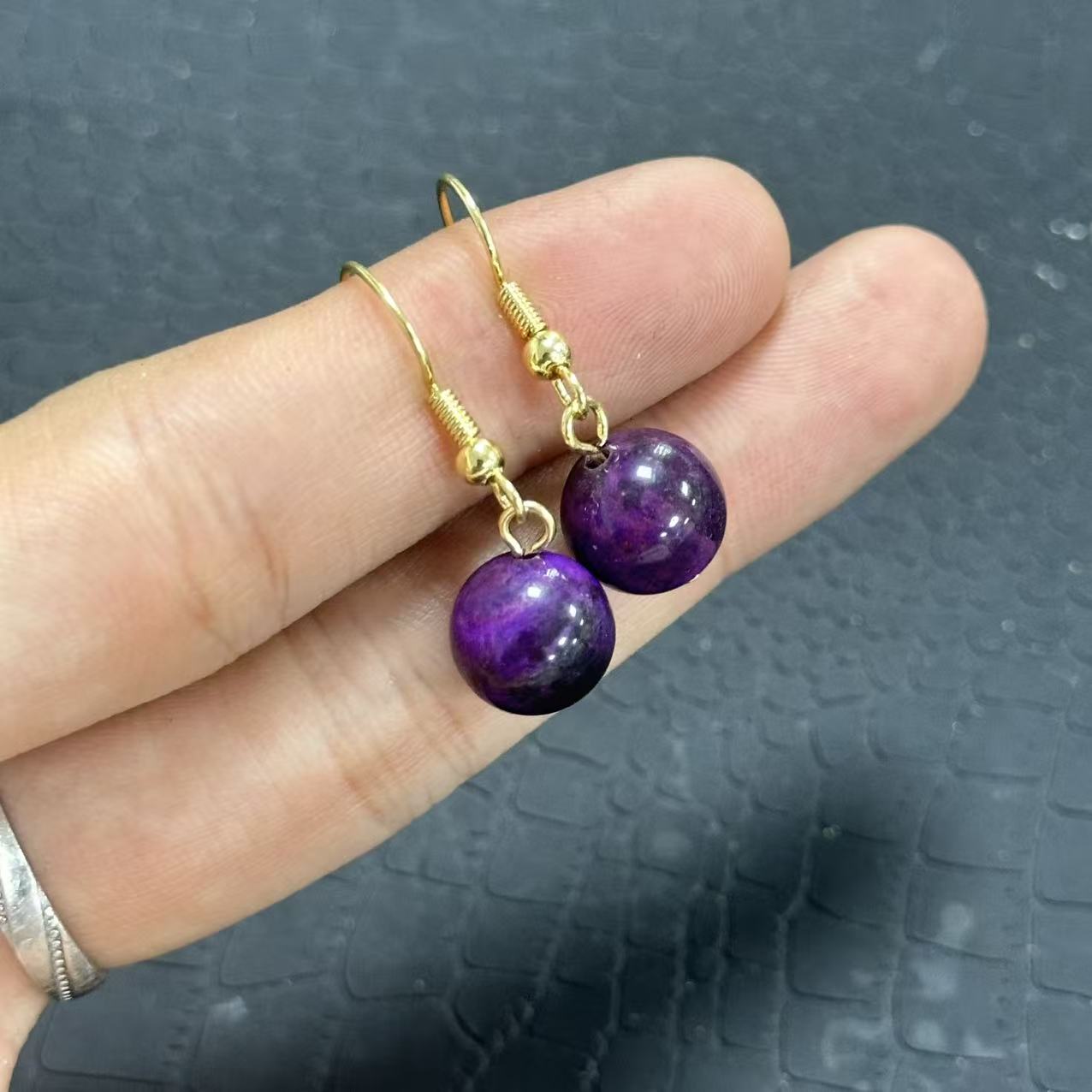 【天皓】TH52主播推荐款轻奢风常规紫色圆珠耳钩多样性发一件奇石