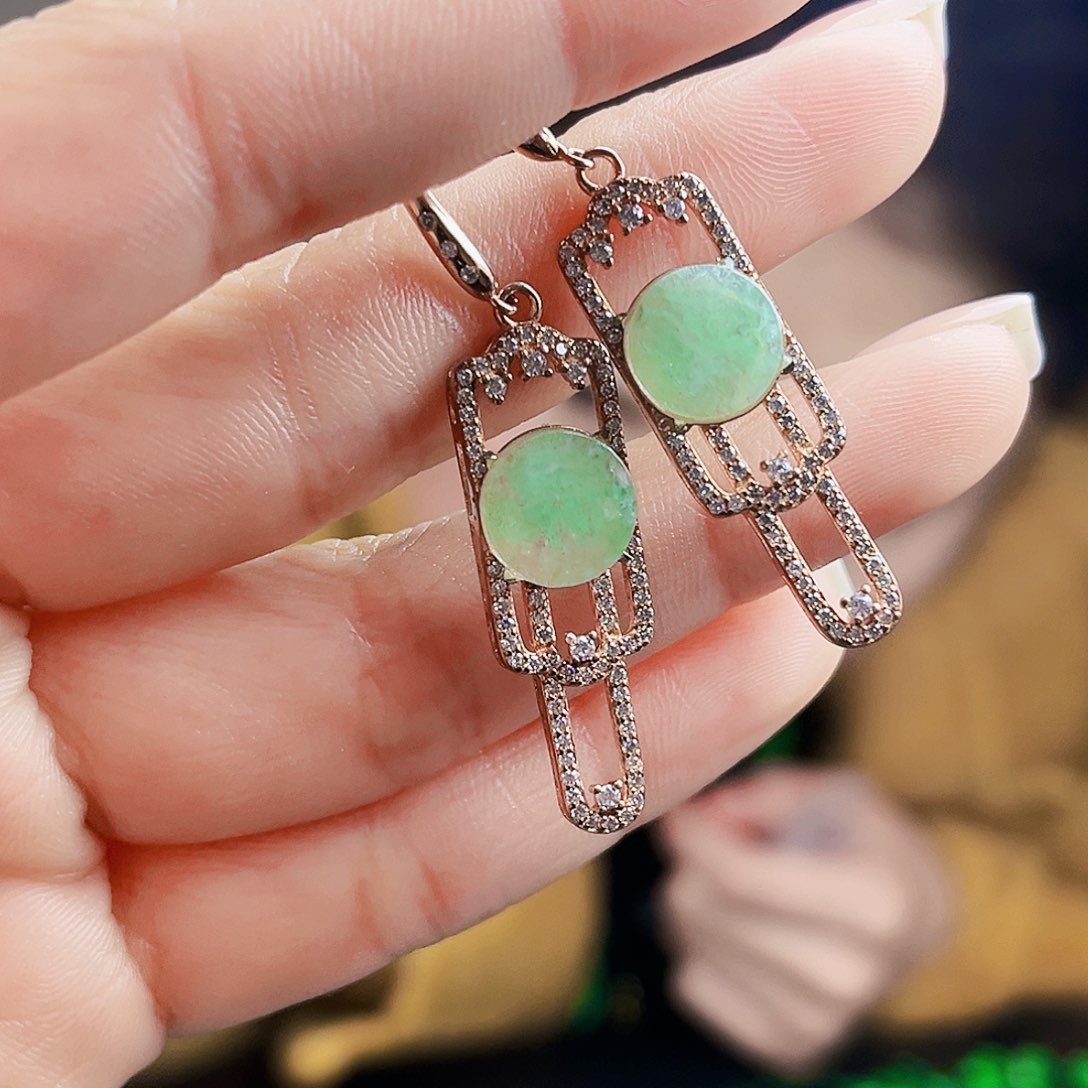 颈饰银S925镶嵌翡翠多样性