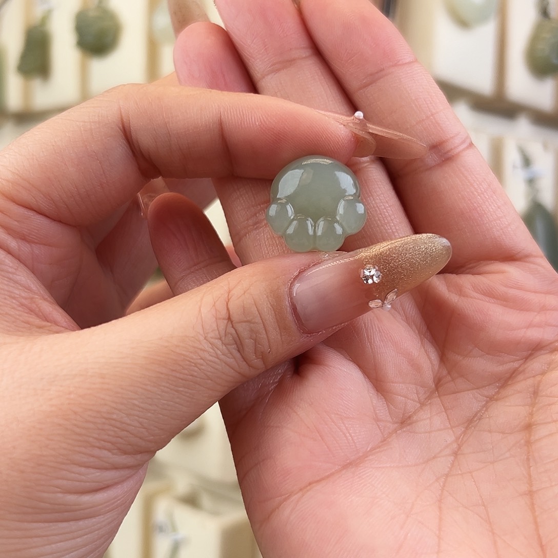 秋***回和田玉未镶嵌吊坠(赠链)