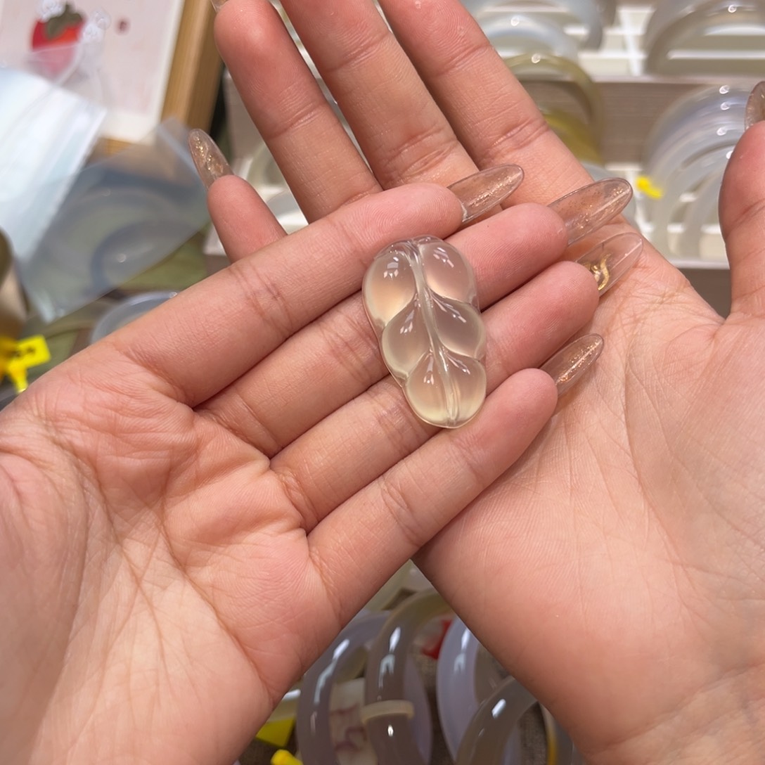 玛瑙/玉髓颈饰未镶嵌油****?