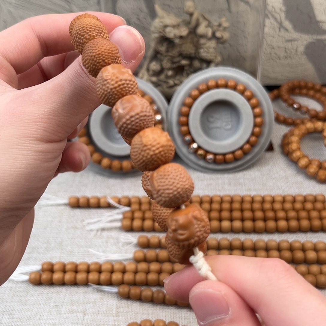 猴头核桃吊坠宝宝佛手持