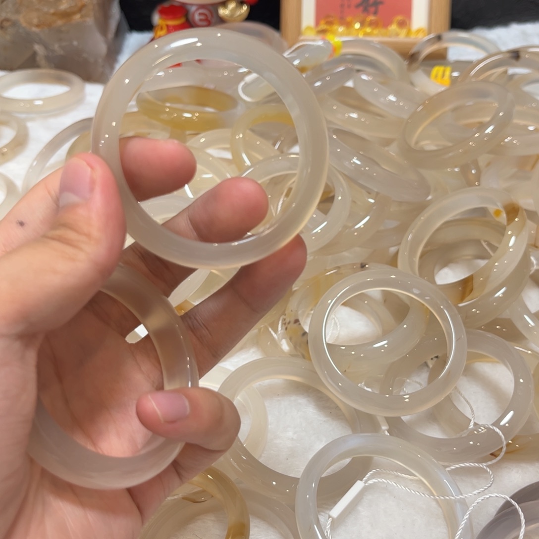 手镯玛瑙/玉髓合金踹**你150