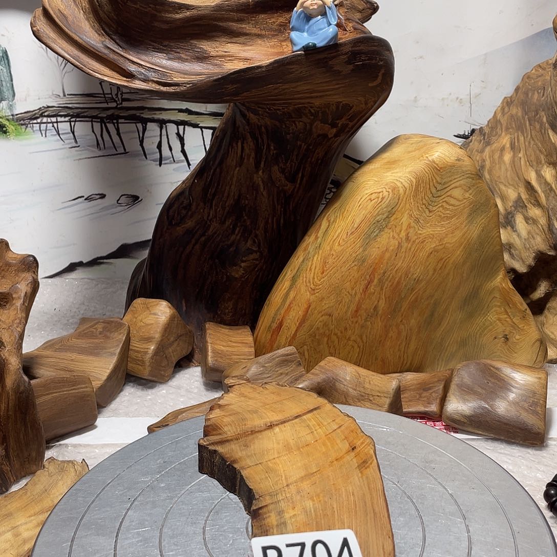 旅***1玉木（非红木类）土沉香香木摆件