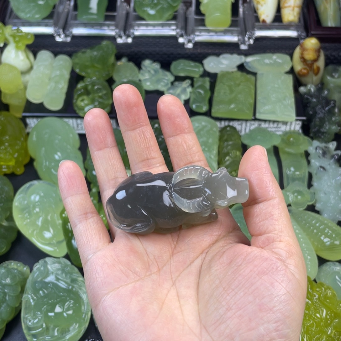 蛇纹石玉未镶嵌珠宝奇石