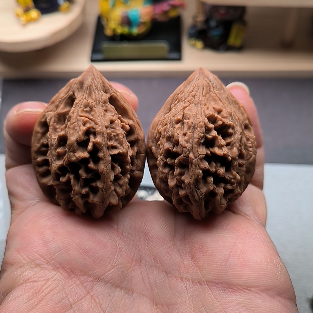 文玩核桃吊坠山地高尖大沽石37尺