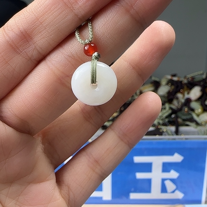 颈饰未镶嵌和田玉