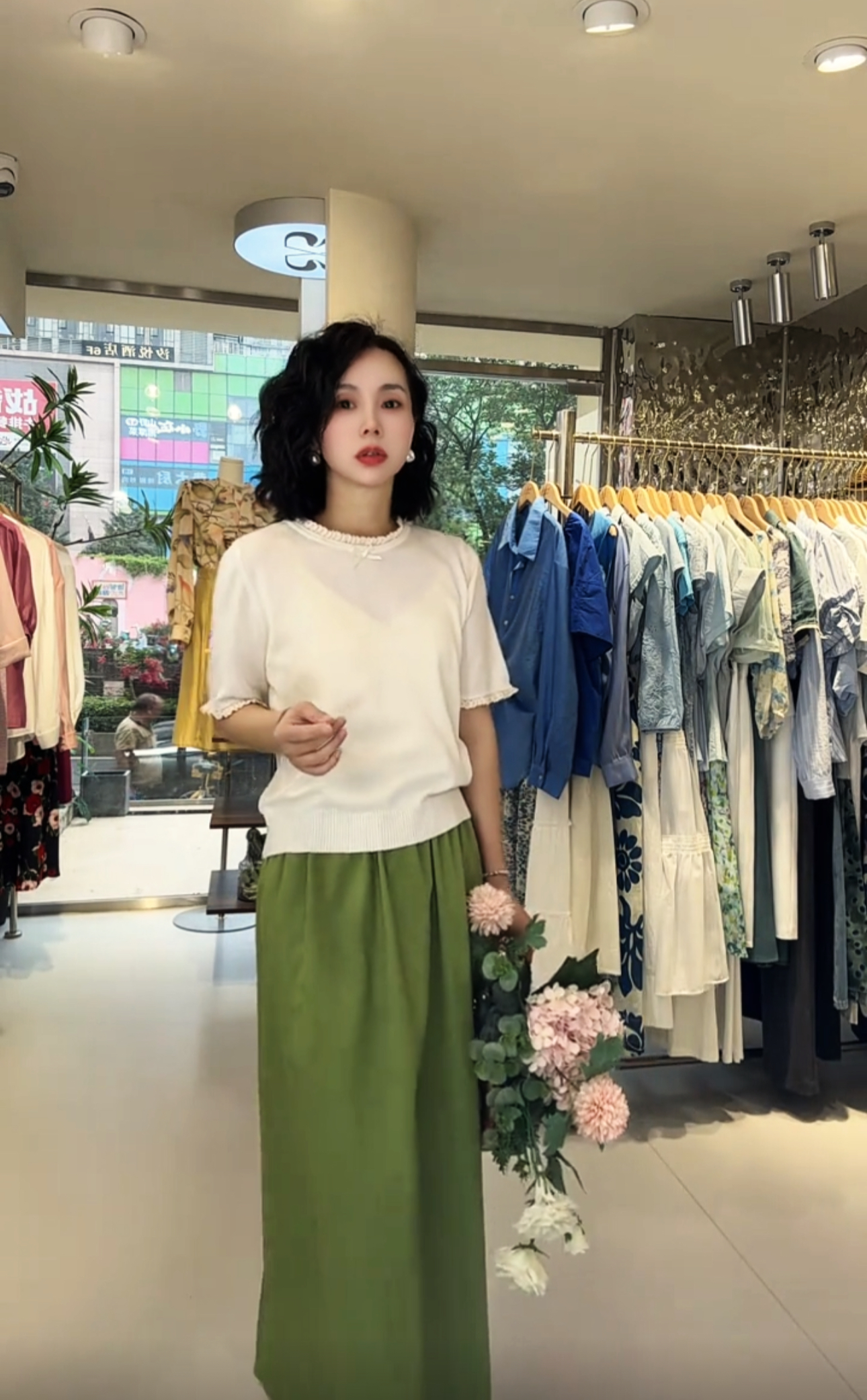 730*蕾丝边拼接丝光羊毛针织衫