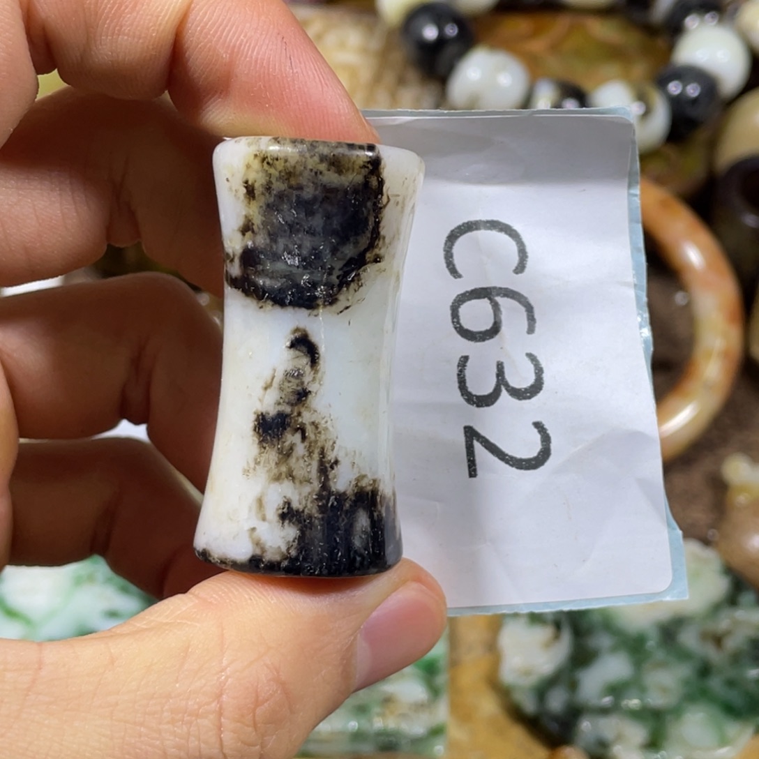 和田玉吊坠(不含链)足铂镶嵌