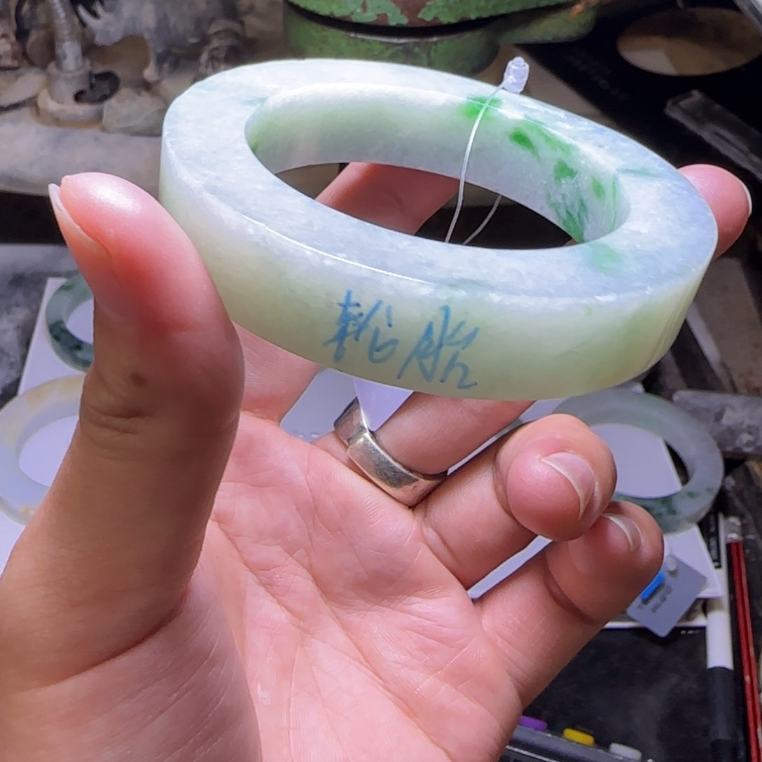 定制翡翠翡翠未镶嵌坐**端