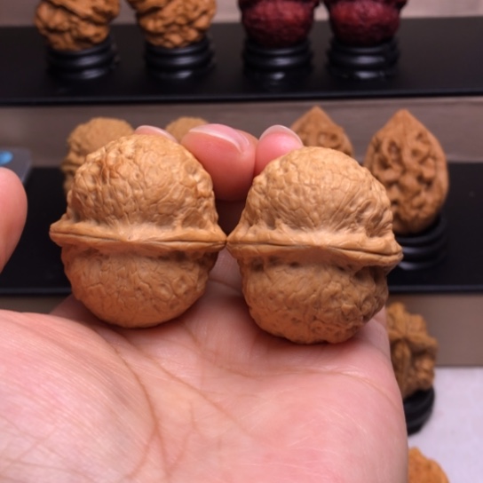 文玩核桃把件团凤绣球25