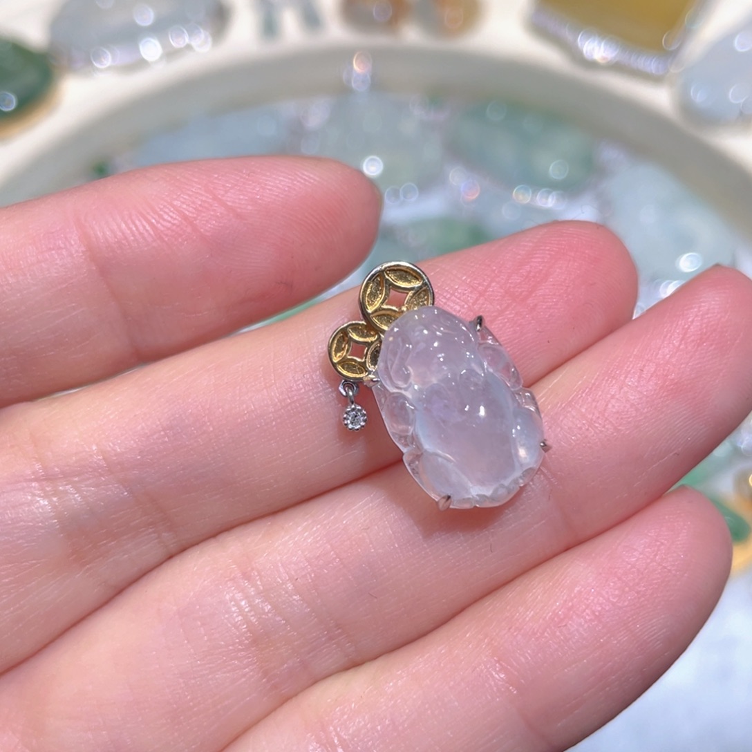 翡翠颈饰18K金镶嵌翡翠