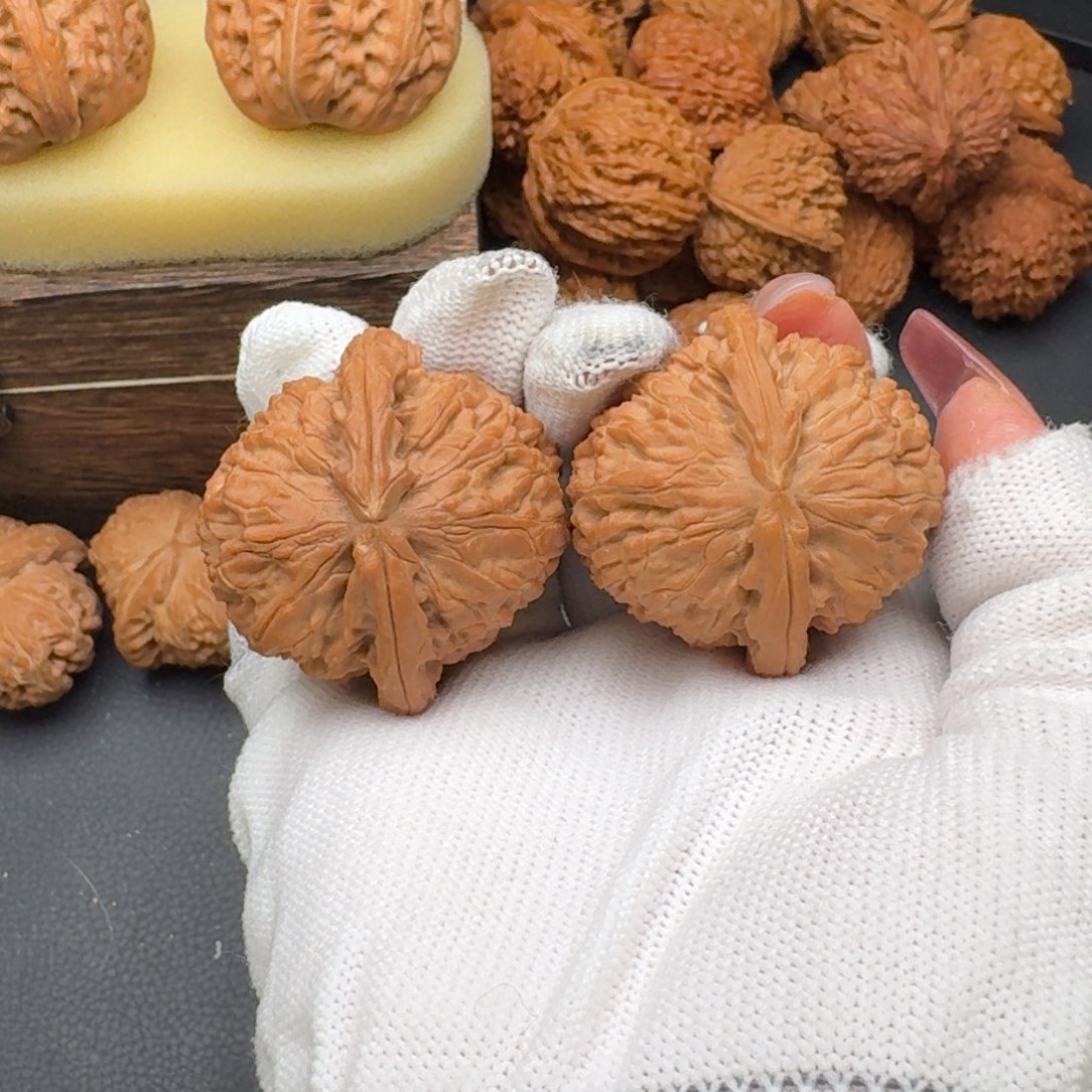 文玩核桃吊坠41白狮子4749