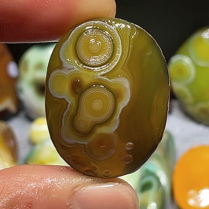 玛瑙/玉髓未镶嵌珠宝奇石