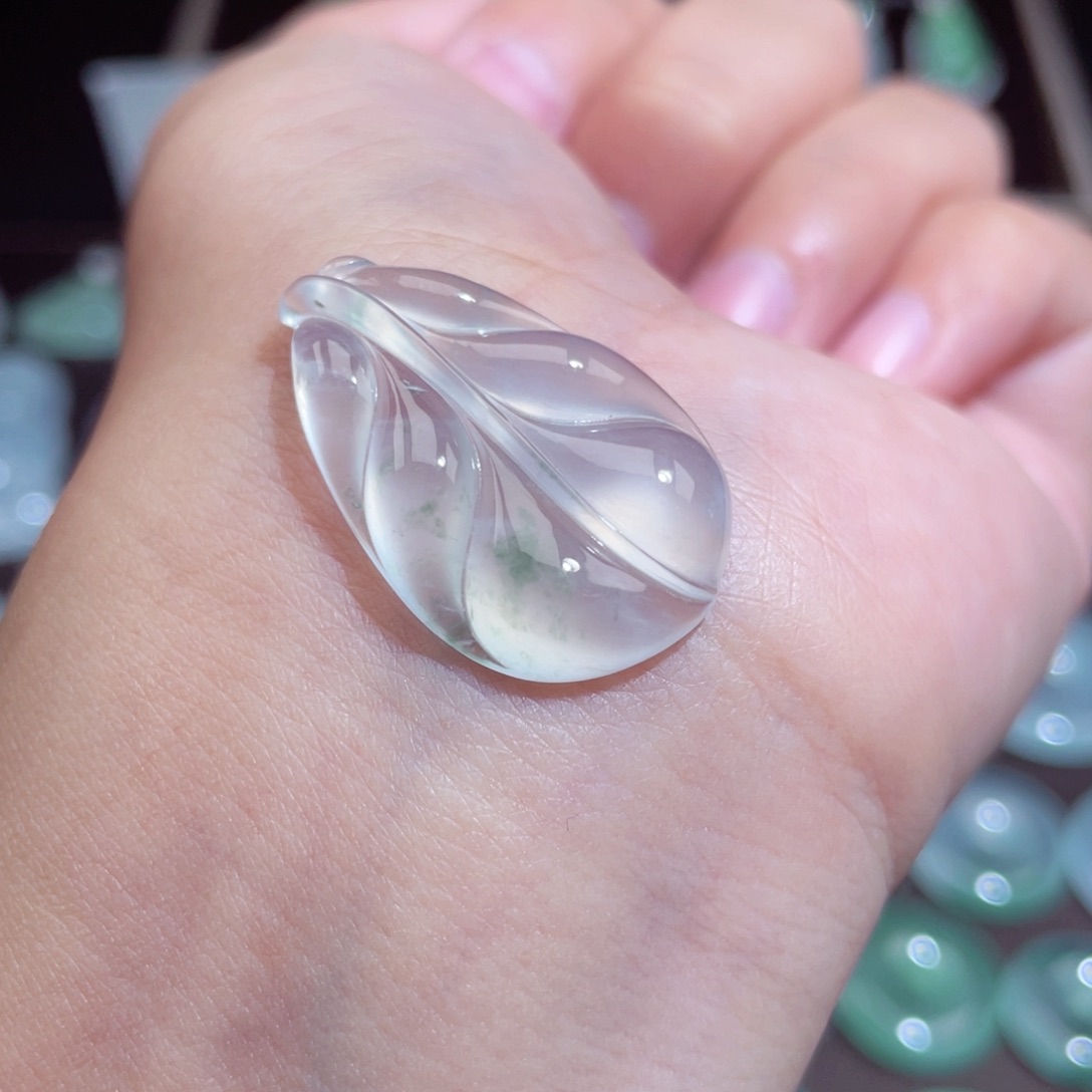 颈饰未镶嵌翡翠叶子