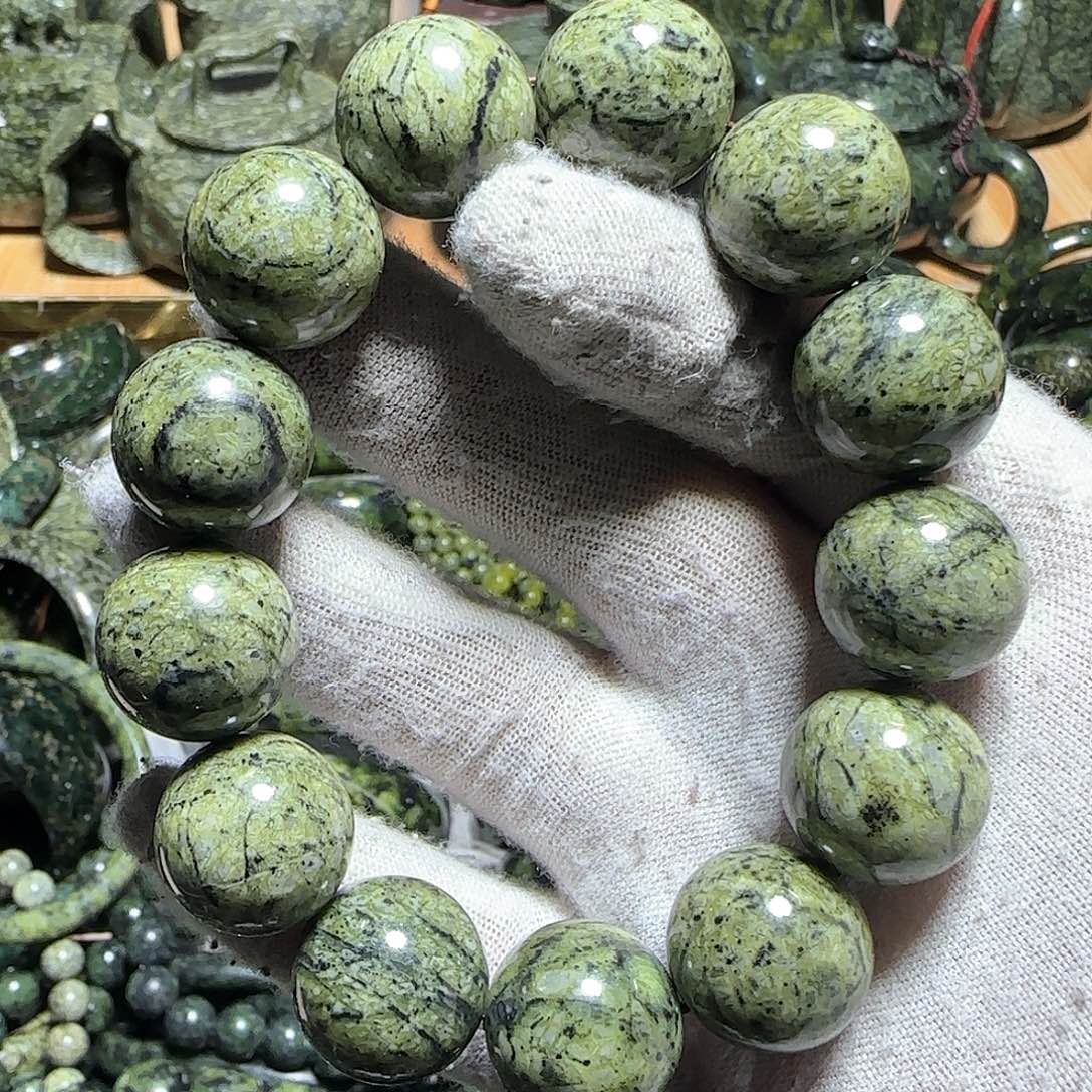 蛇纹石玉手串1.8cm未镶嵌