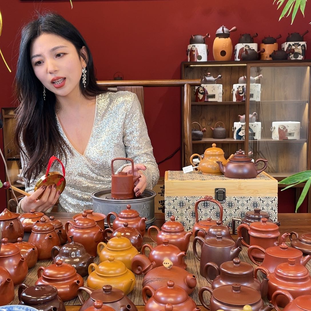 段泥茶壶W*R……………
