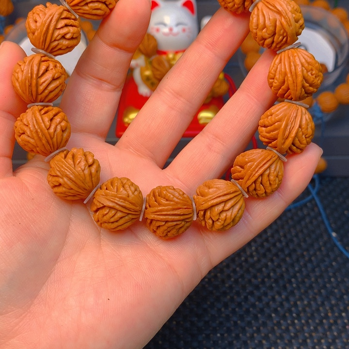 桃核吊坠刺龙纹妮妮