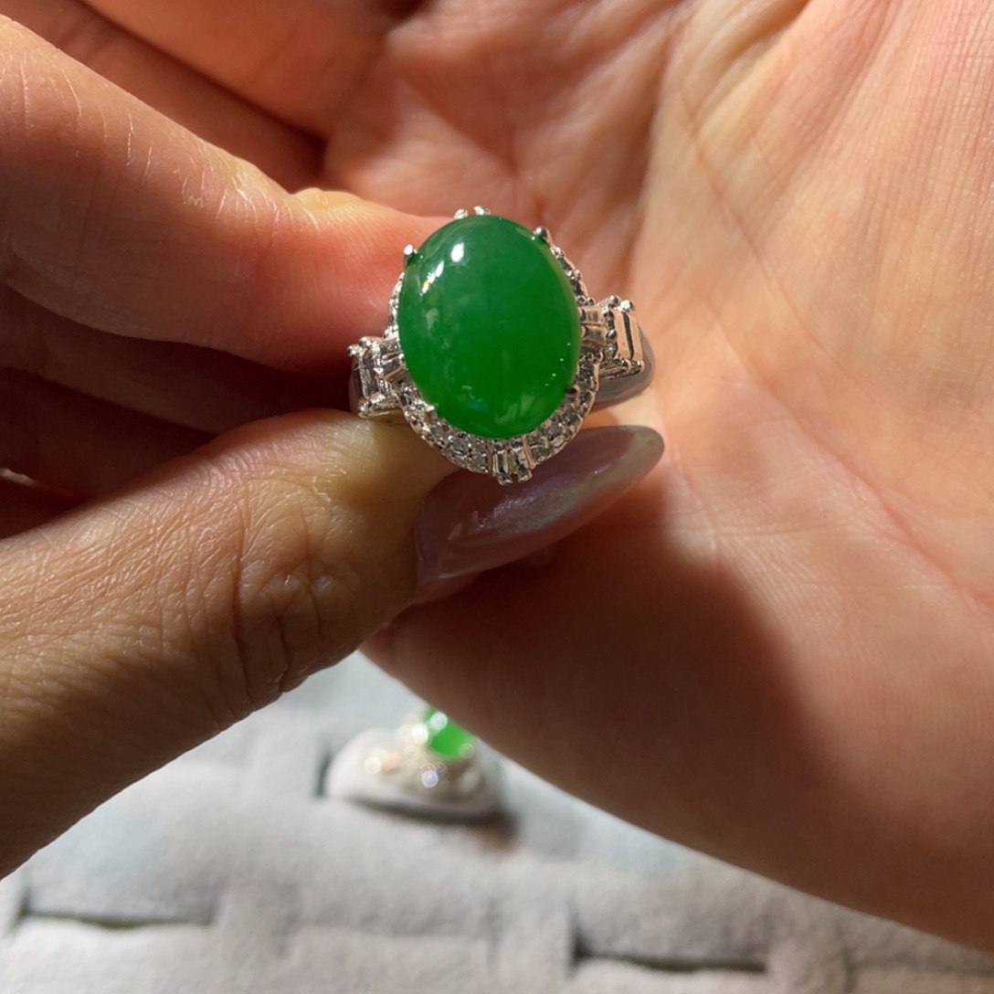 翡翠未镶嵌颈饰蛋面