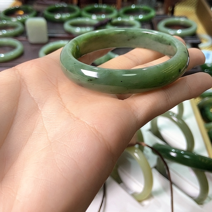 এ***༊和田玉（碧玉）未镶嵌手镯
