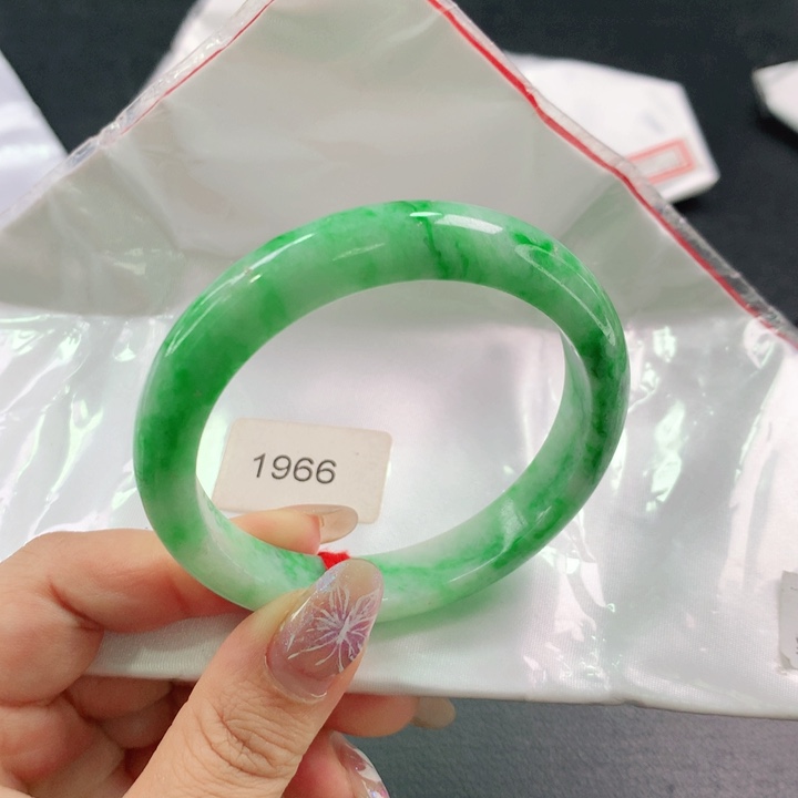翡翠手镯未镶嵌03。