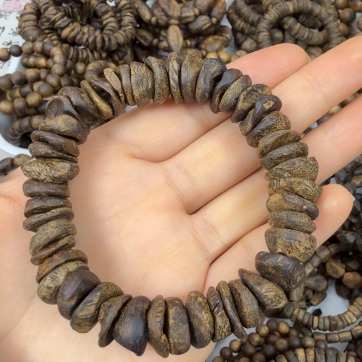 沉香手串风**起沉香绿奇楠树丁壳子高油