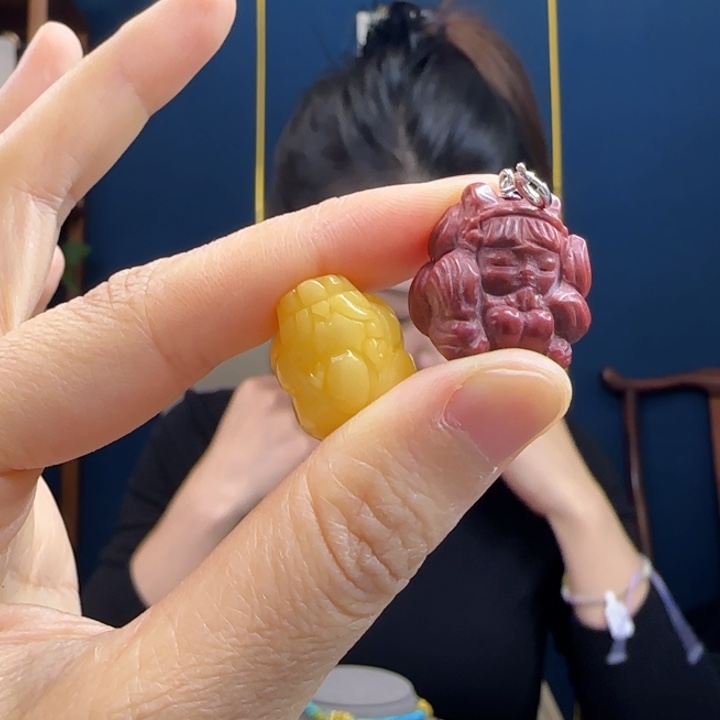 蜜蜡吊坠(赠链)未镶嵌Y*