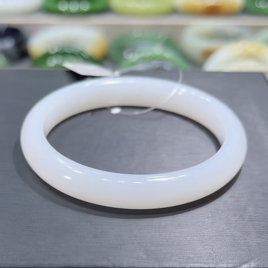 大漏！完美福利！和田玉新疆山流水白玉手镯51-52圈口