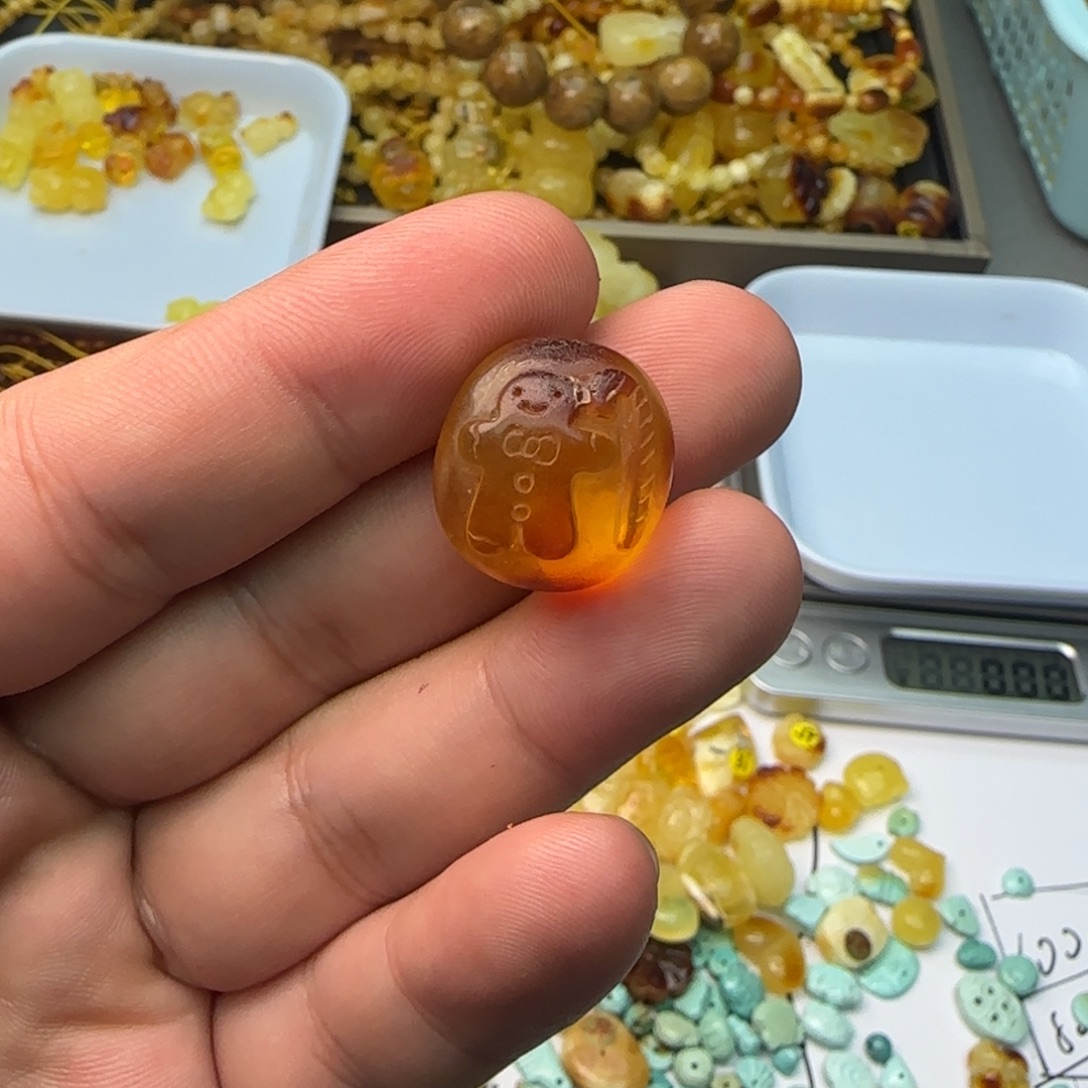 琥珀未镶嵌裸石3.16克