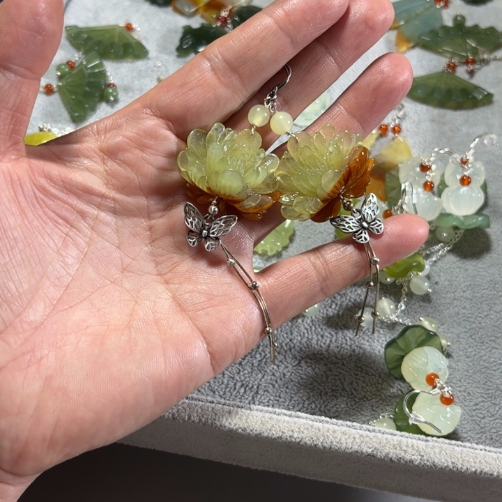 蛇纹石玉耳饰未镶嵌健*?