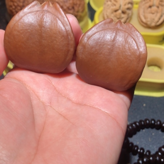 文玩核桃把件异型三角橄榄