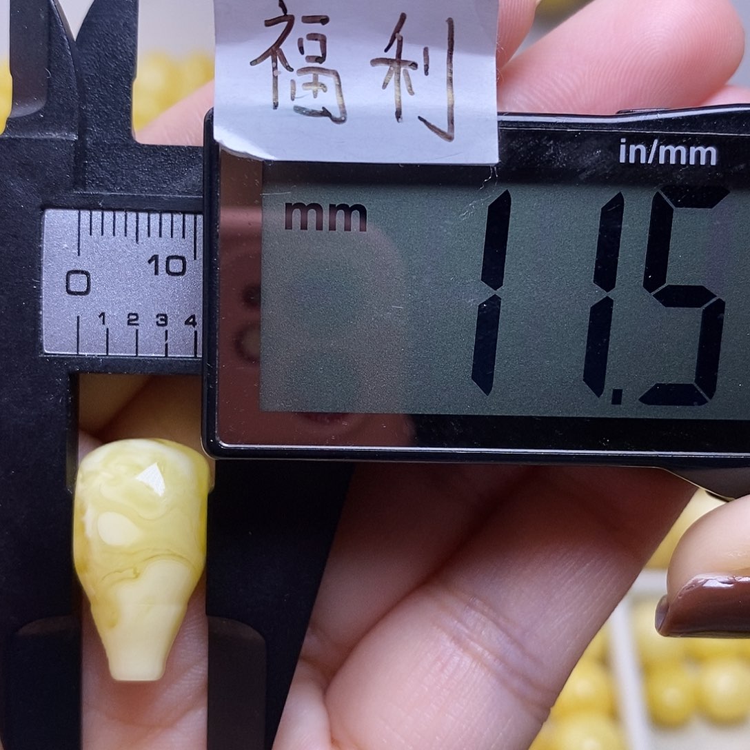 裸石琥珀未镶嵌蜜蜡三通