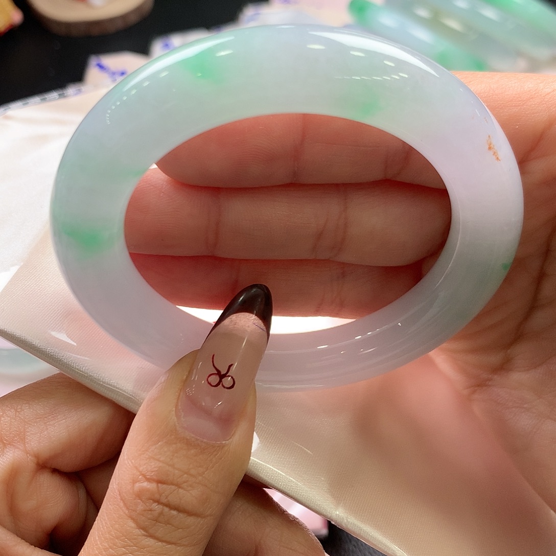 翡翠未镶嵌手镯（圆镯）16号