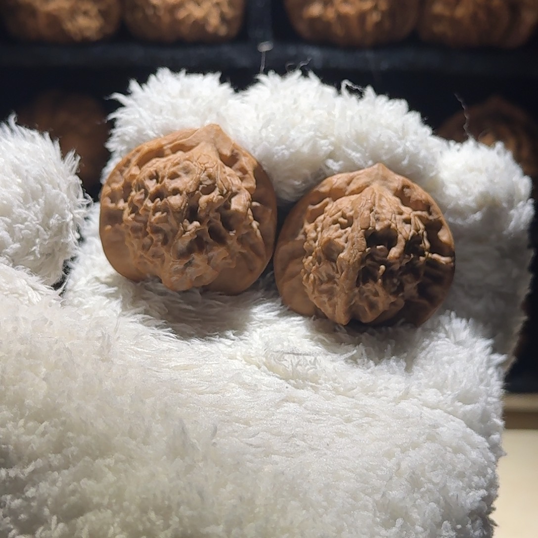 莓***汽吊坠文玩核桃大耳朵图图