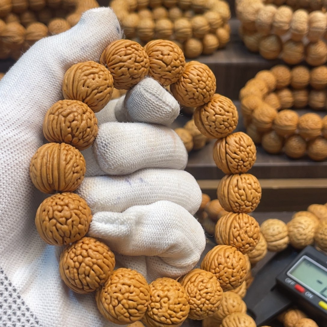 吊坠桃核?****景野生蟠龙