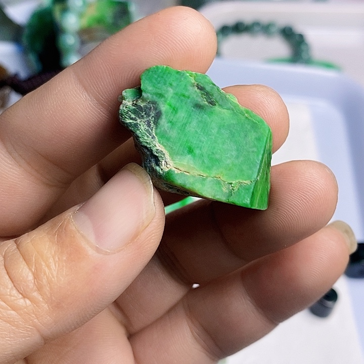 用***户翡翠散珠天然翡翠A货挂件