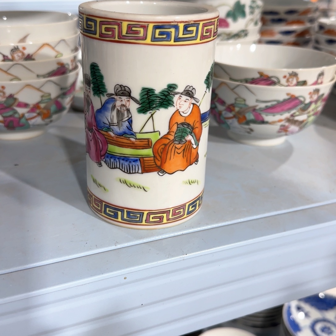 瓷片瓷器是在阿撸铁后开始出现后