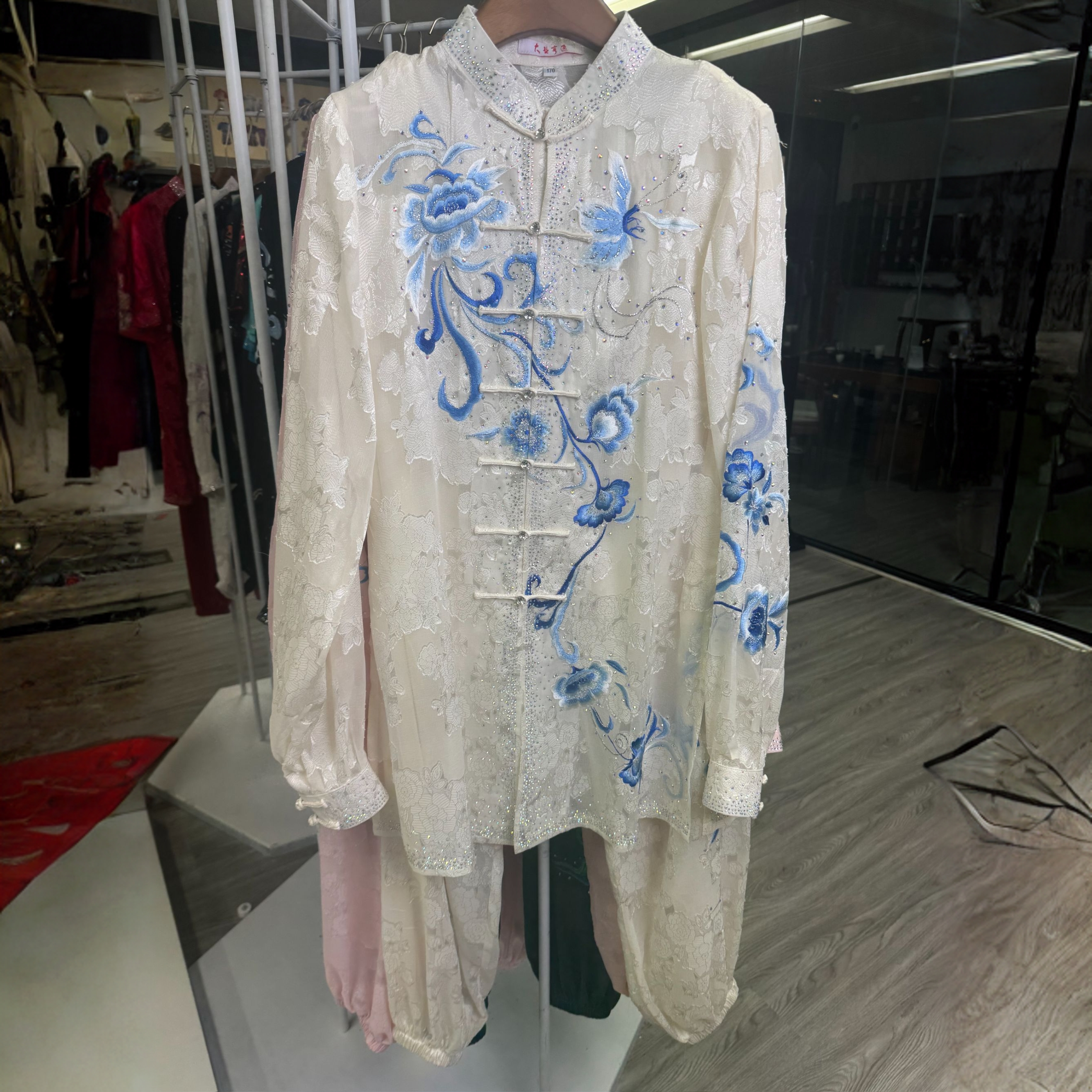 （尺寸联系客服）镂空仿真丝刺绣太极服男女通用表演练功比赛服飘逸