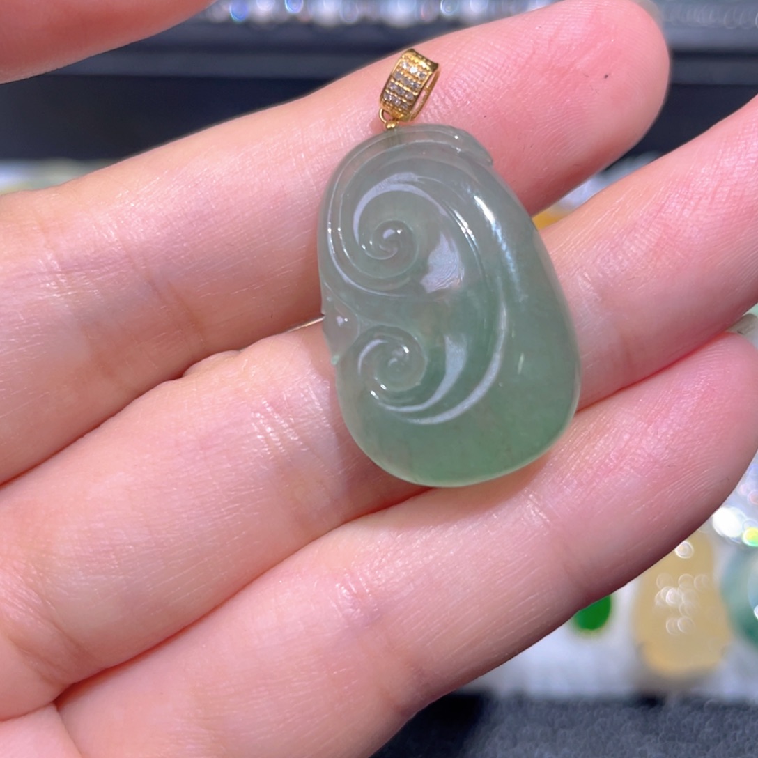 颈饰18K金镶嵌翡翠翡翠