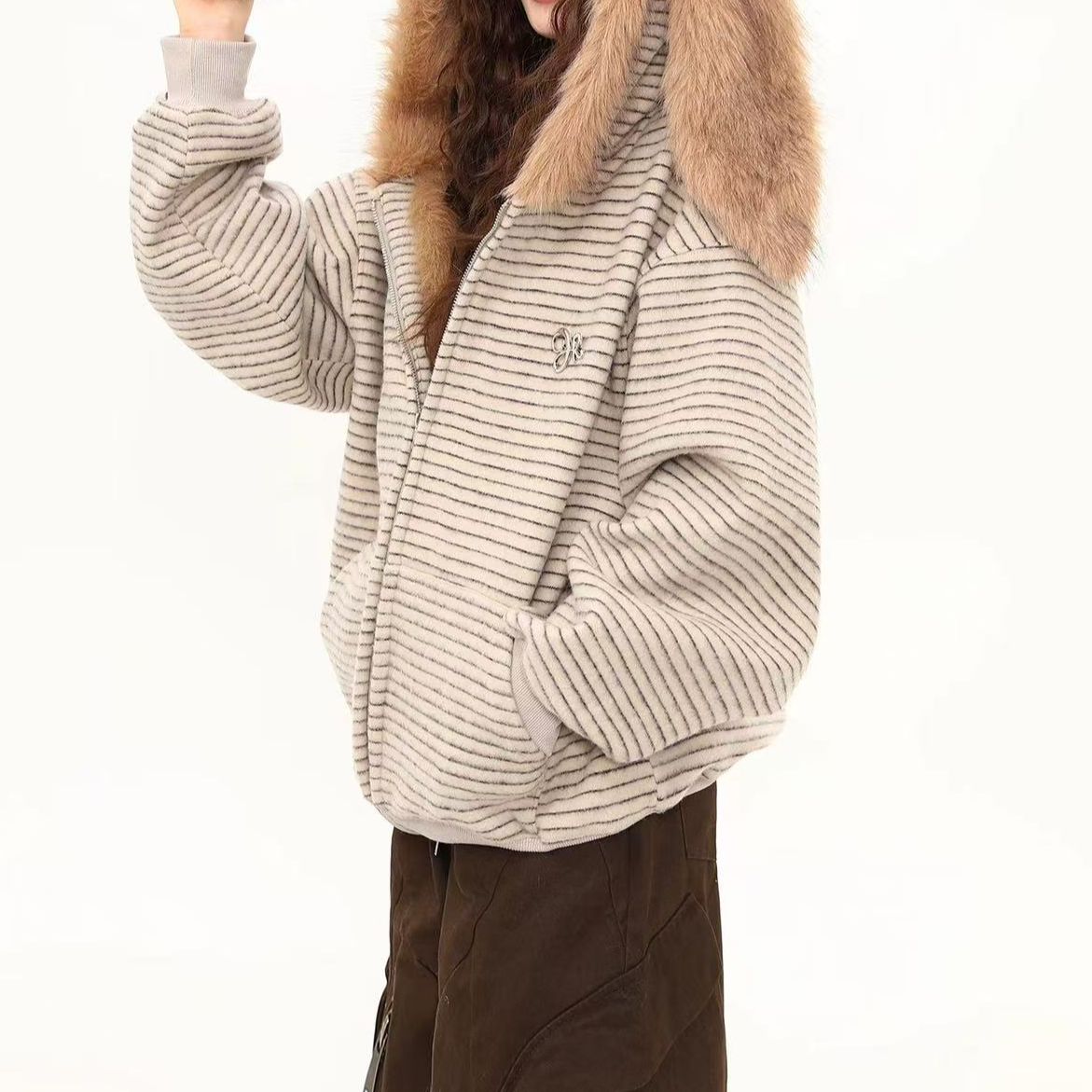 （大财主）大码秋冬美式潮牌条纹兔耳加绒卫衣女连帽情侣毛领厚外套