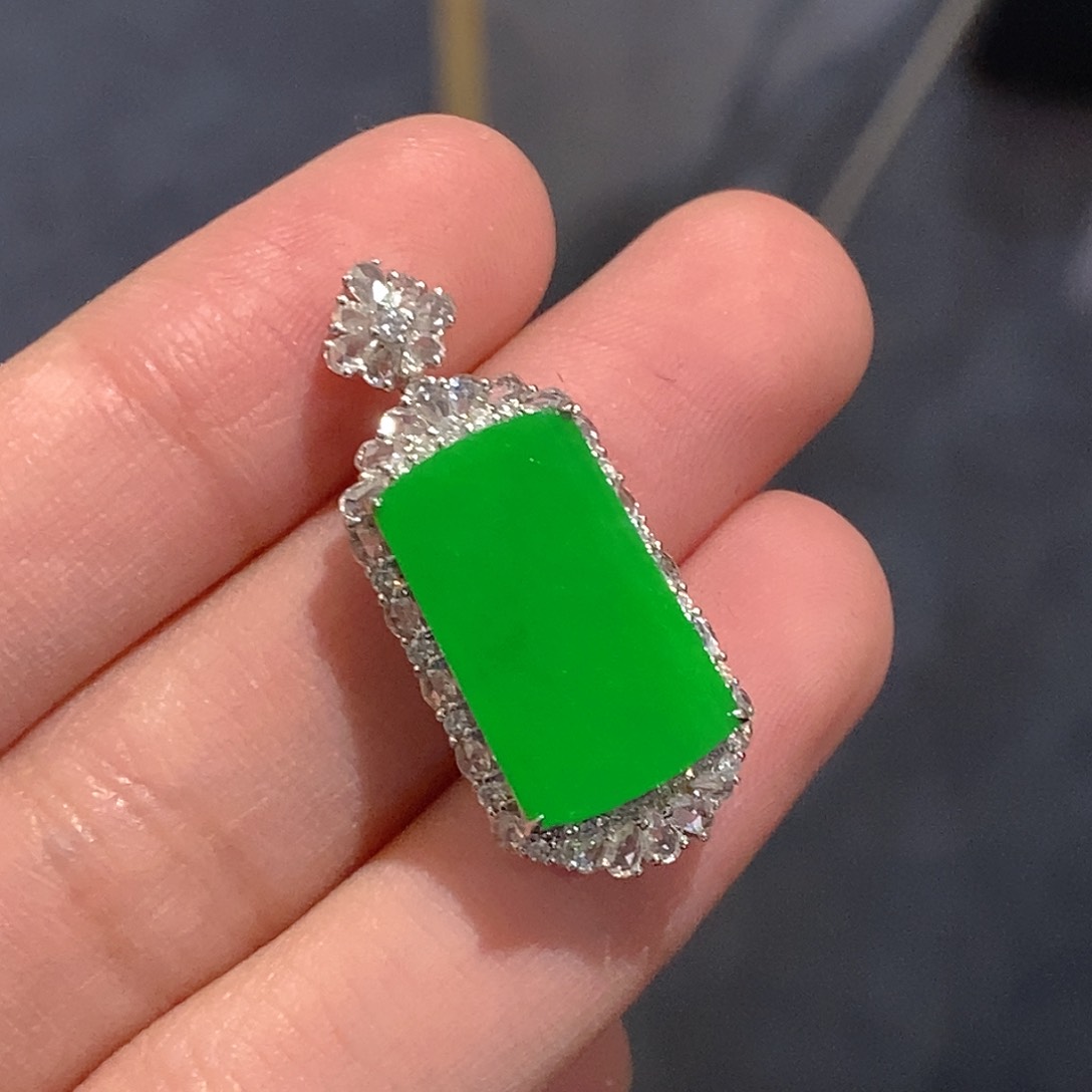 翡翠颈饰18K金镶嵌天然缅甸A货翡翠