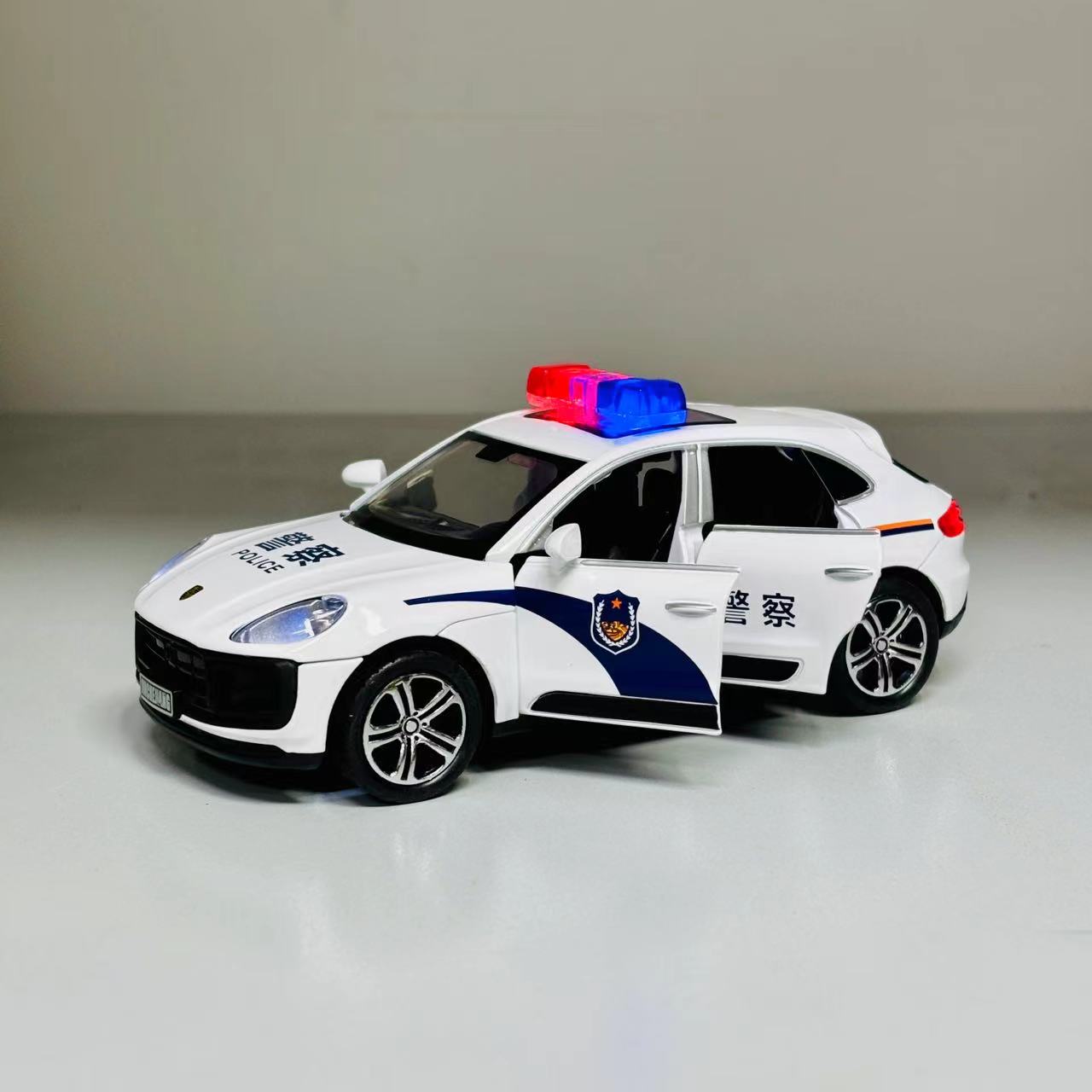 1:32合金声光保时捷SUV公安警车六开门回力车