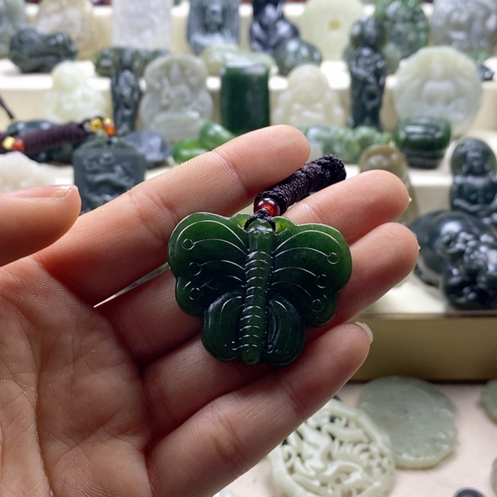 和田玉颈饰未镶嵌