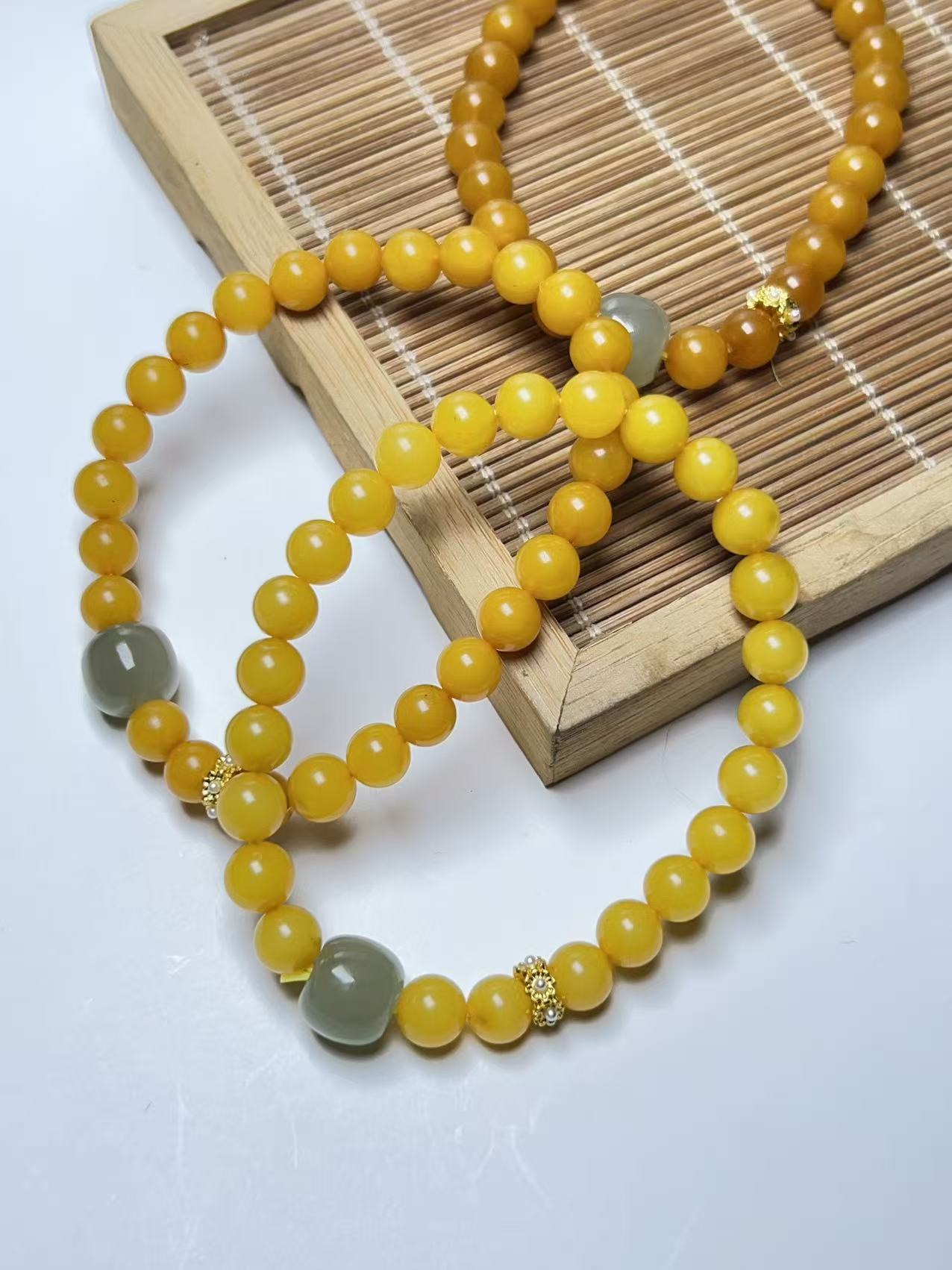 1188天然单圈【蜜蜡＋和田玉】约6+手串（拍一发一.多样性发货）